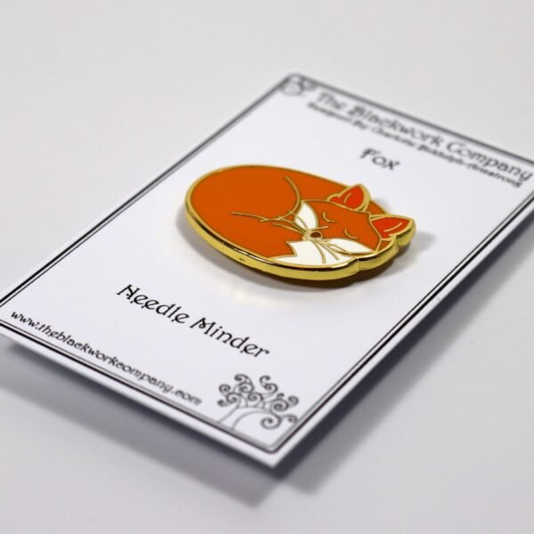 Sleeping Fox Needle Minder