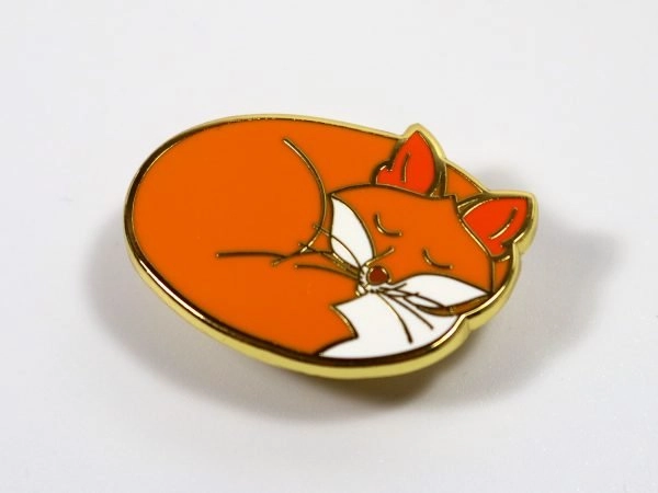 Sleeping fox hard enamel needle minder