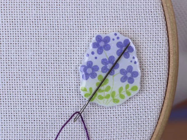 Needle Minder Violet For-Get-Me-Not Folk Flower