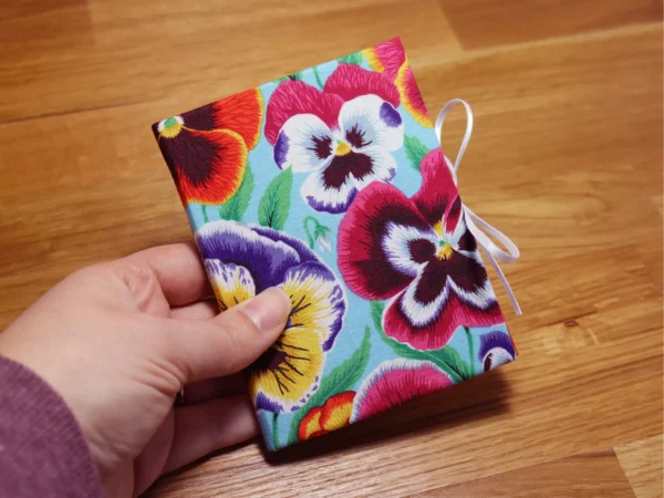 Needle Case Floral Pansies
