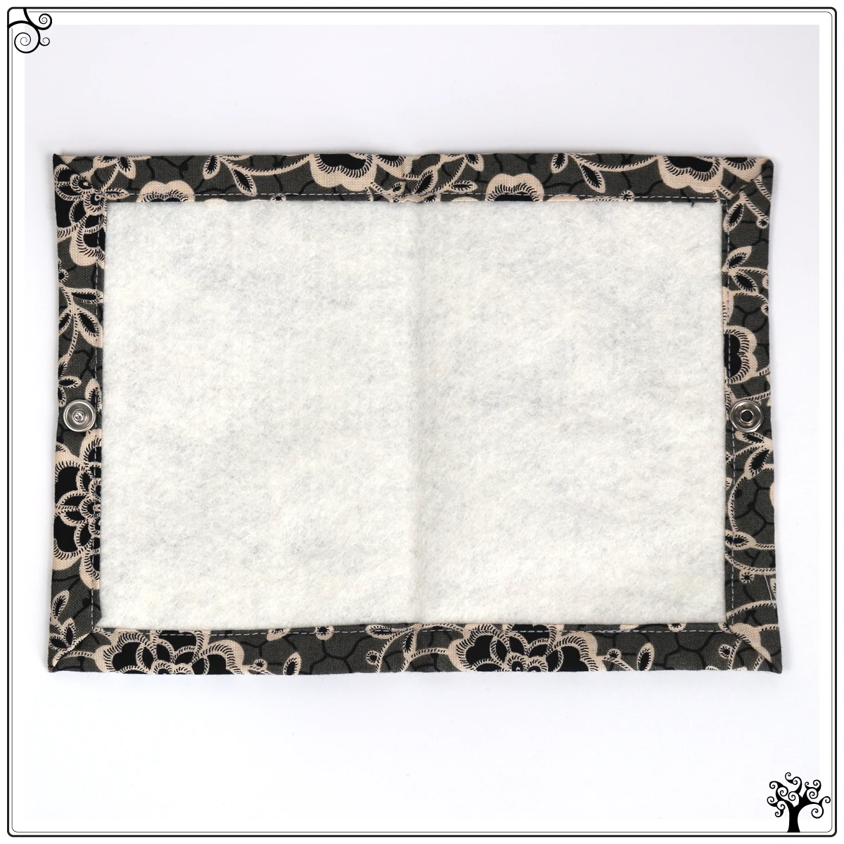 thread keeper black and white flowers 2